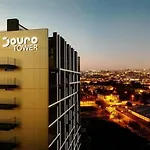 아파트 New Douro 901 Mezzanini With Parking